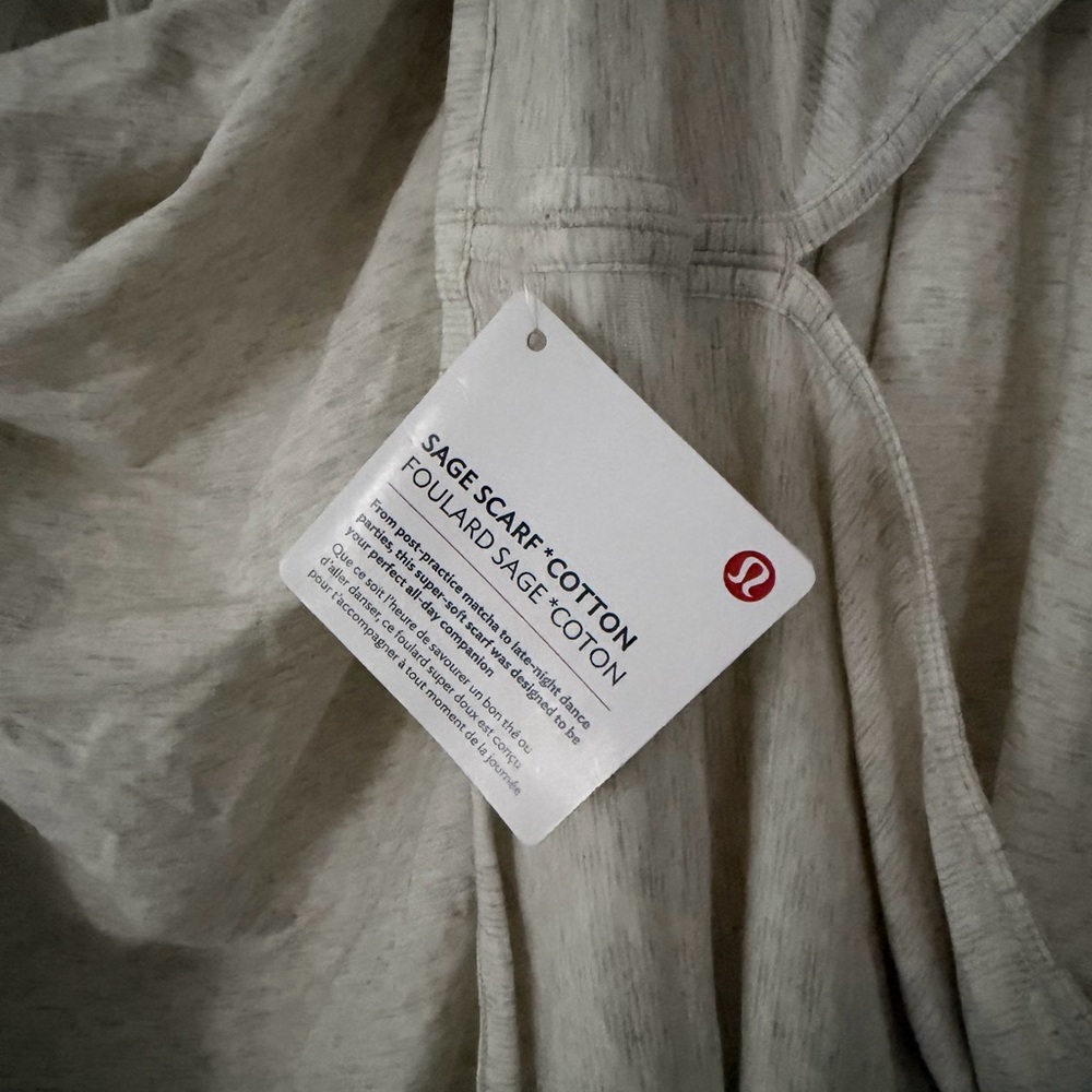NWT lululemon sage scarf wrap - Picture 5 of 7